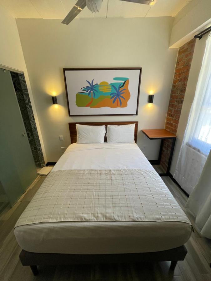 Economy Full Bed on Street