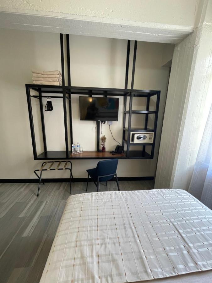 Economy Full Bed on Street