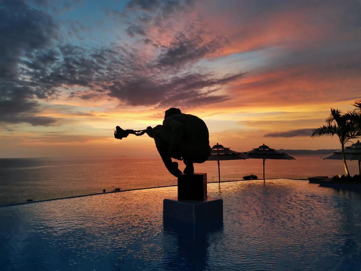 Deluxe Suite with Sea View,1101702282:JPEG