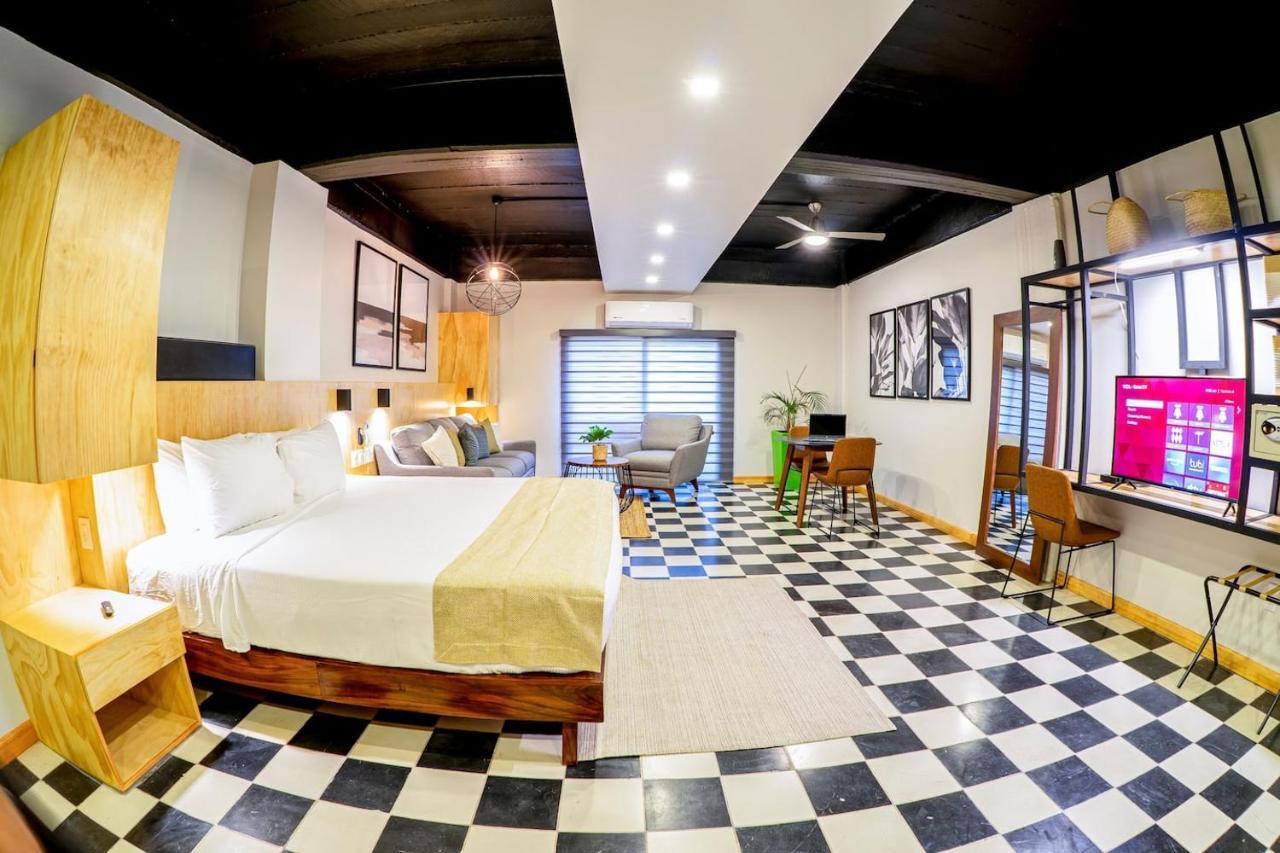 Deluxe King Studio