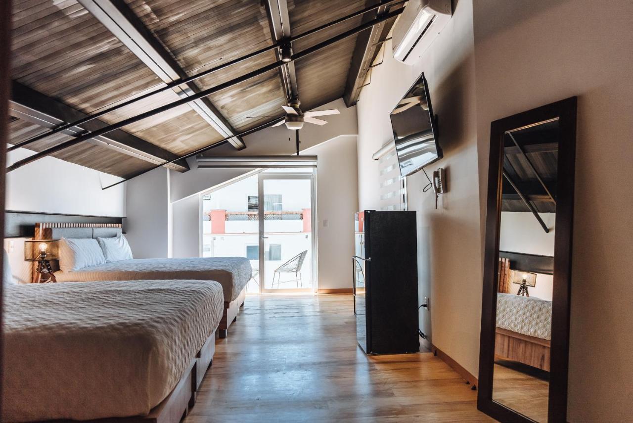 Deluxe King Suite
