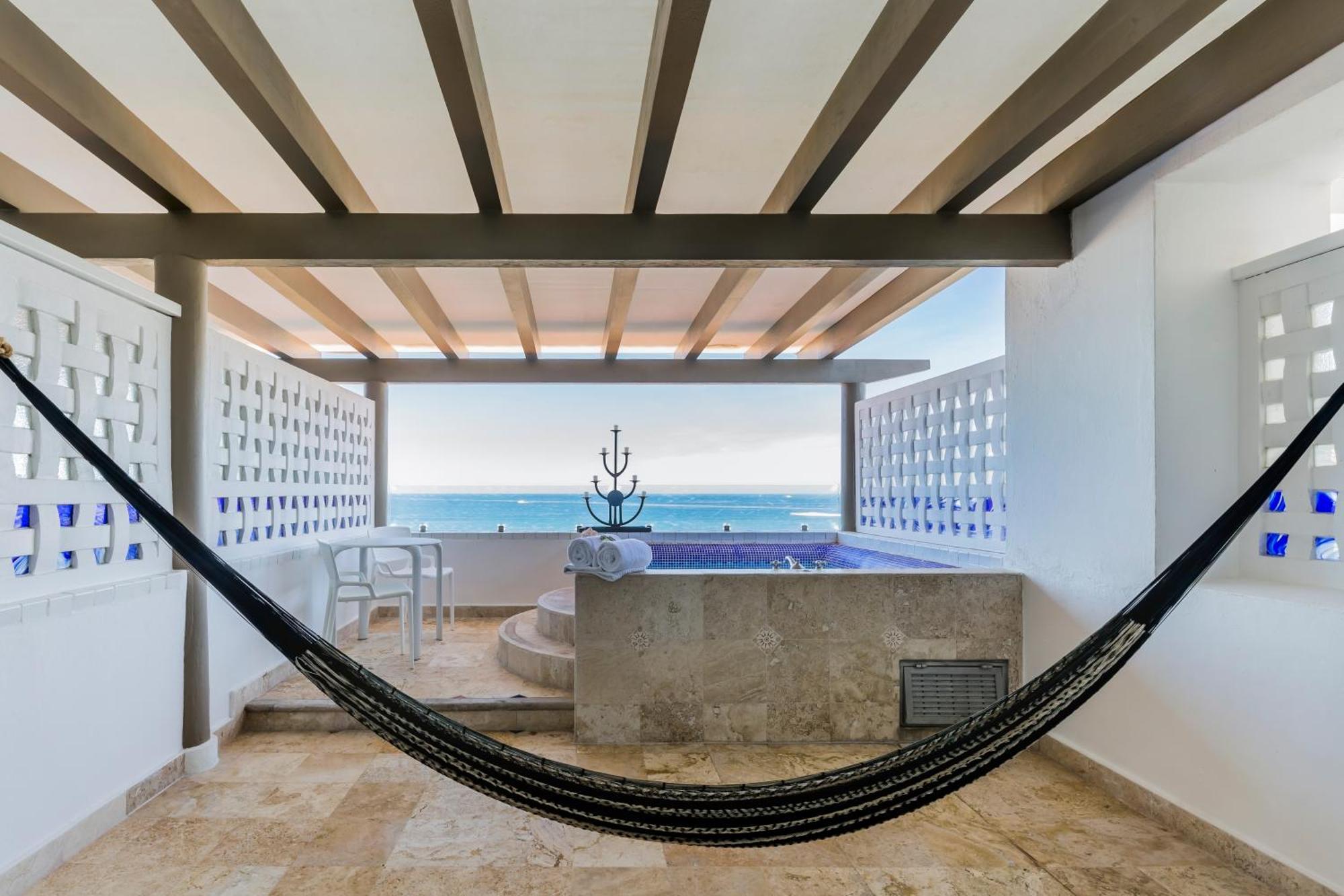 Honeymoon Suite