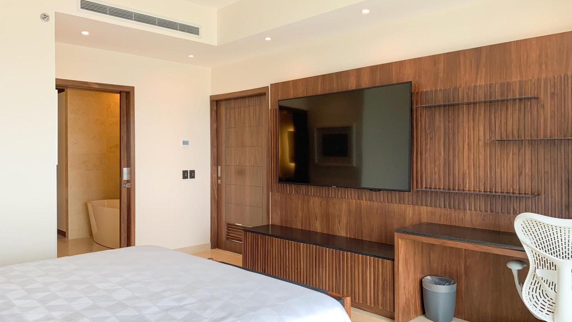 Presidential King Suite - Top Floor