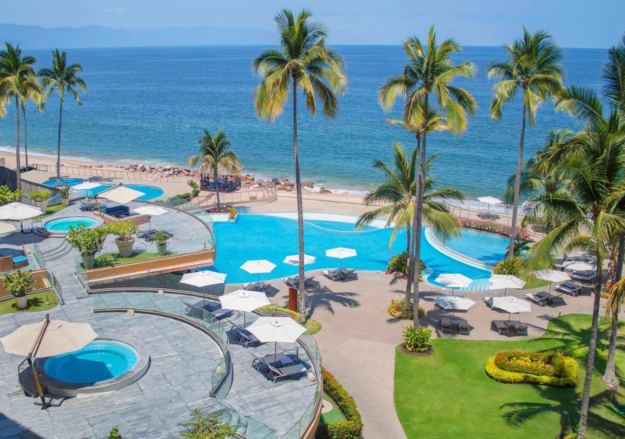 DELUXE OCEANFRONT