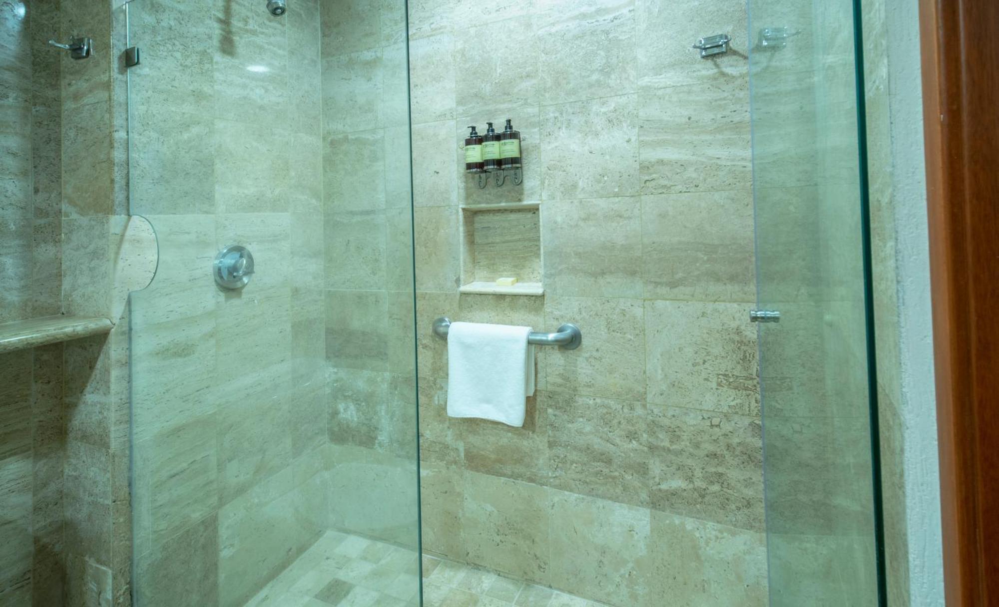 Superior Room King Partial Ocean View