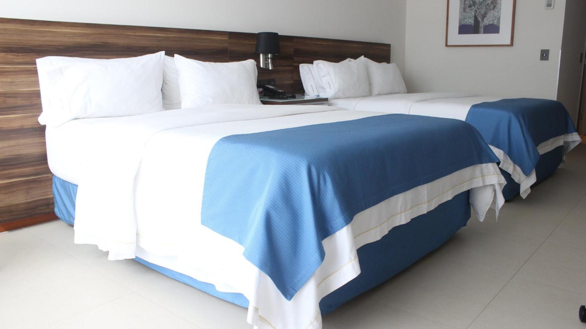Standard Queen Room Two Queen Beds