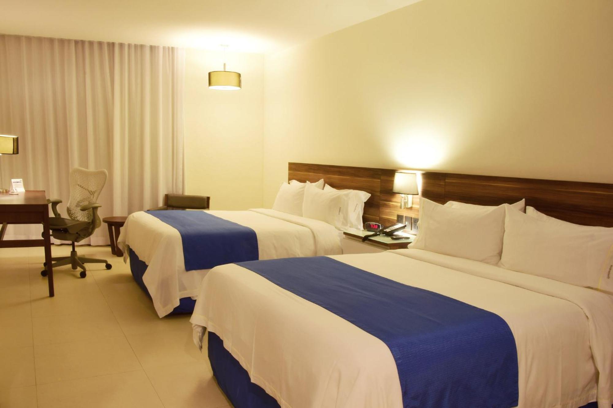 Standard Queen Room Two Queen Beds