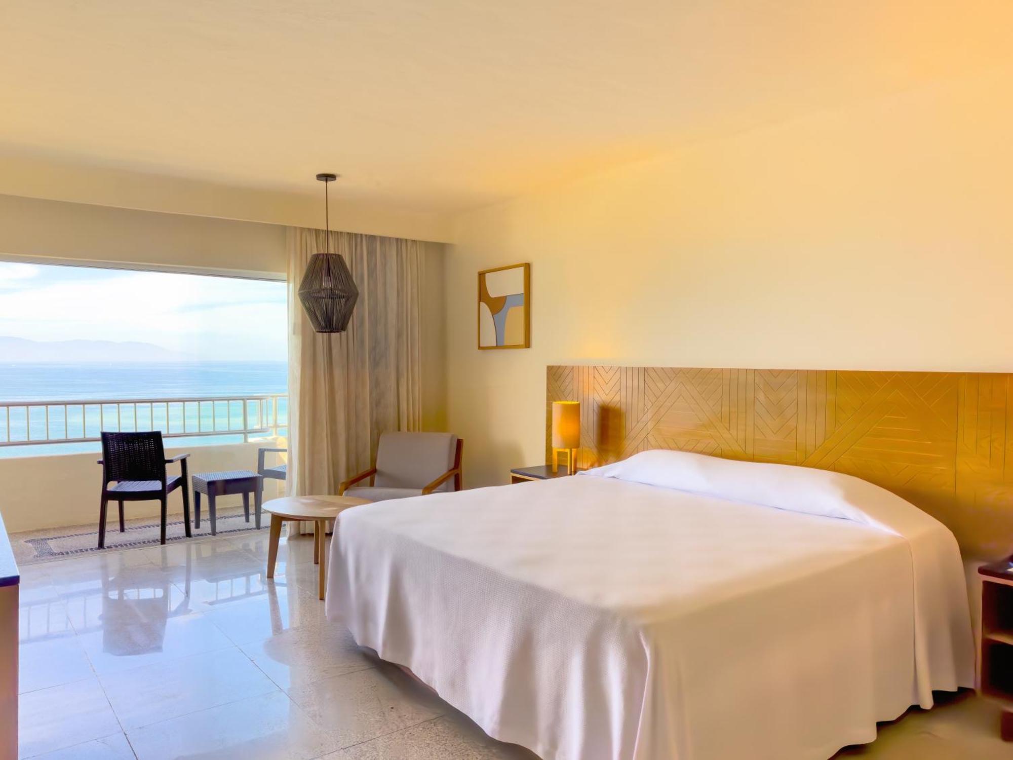 Deluxe Panoramic Bay View