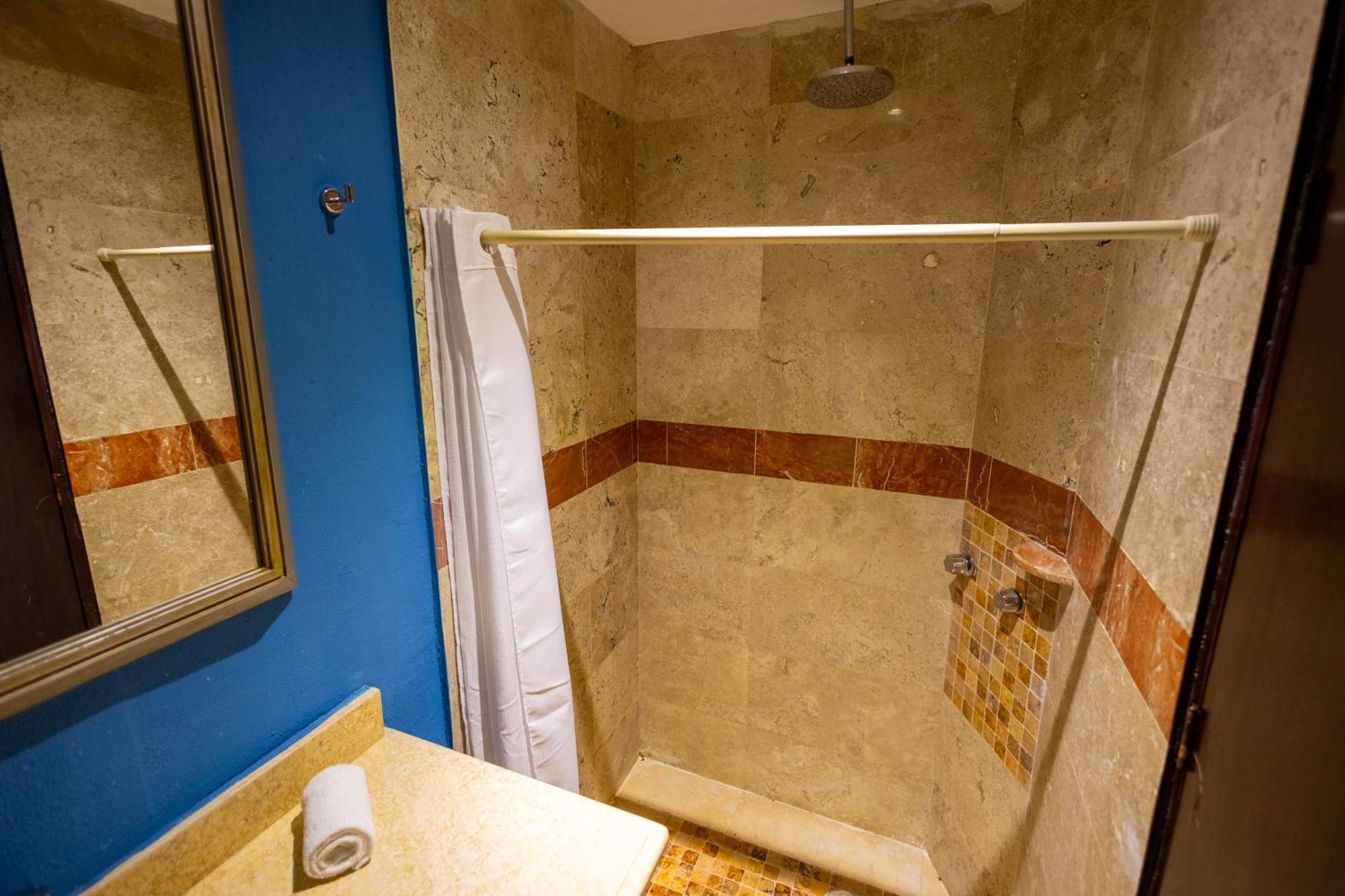 The Penthouse Paradise King Queen Bed
