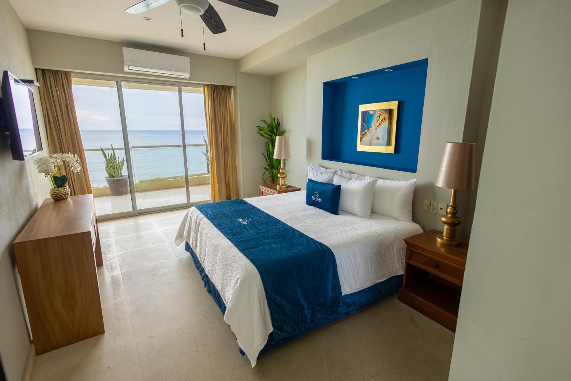 The Penthouse Paradise King Queen Bed