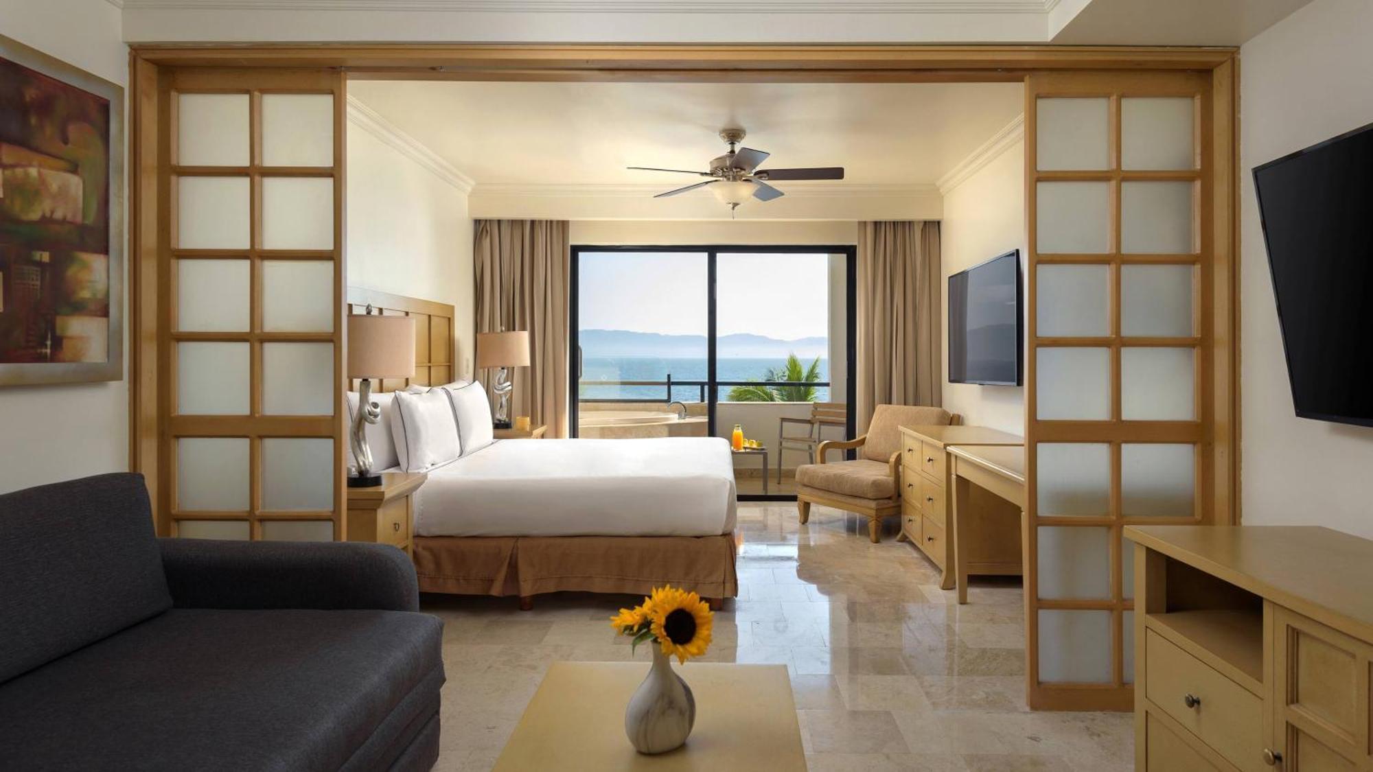 Premium One-Bedroom Suite Sea View