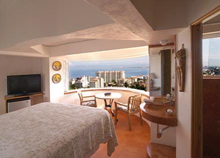 Queen Room Garden View