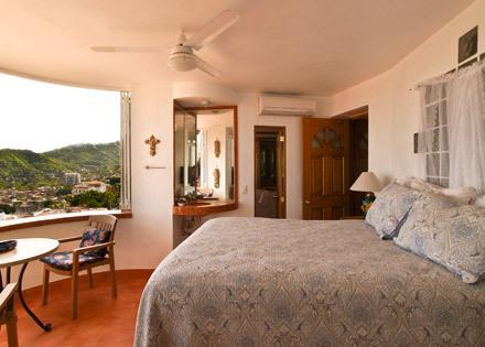 Queen Room Garden View