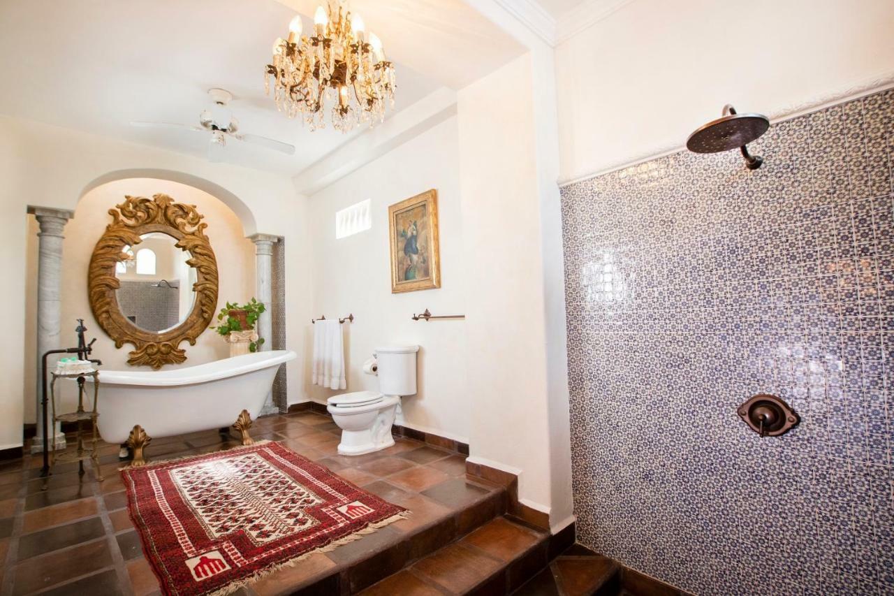 Superior King Suite
