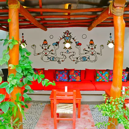 Villa Mercedes Petit Hotel-Adults Only-3