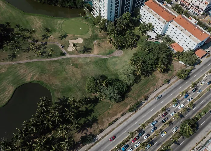 Comfort Inn Puerto Vallarta Golfside & Marina